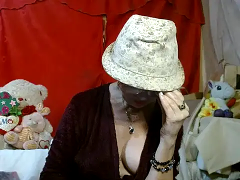 hottieperla online show from 01/15/26, 04:55