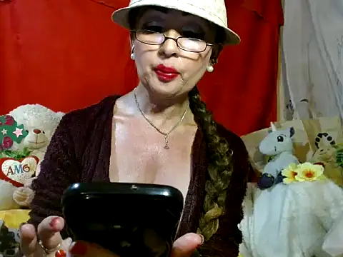 hottieperla online show from 04/20/26, 07:59