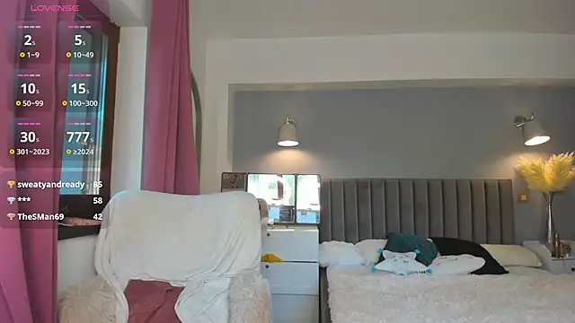 Awesome Jolie online show from 10/05/25, 06:45