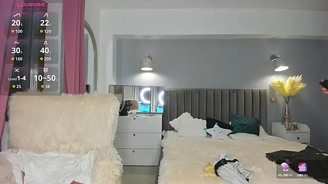 Awesome Jolie online show from 10/18/25, 04:26