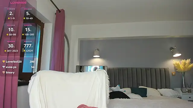 Awesome Jolie online show from 11/24/25, 06:24