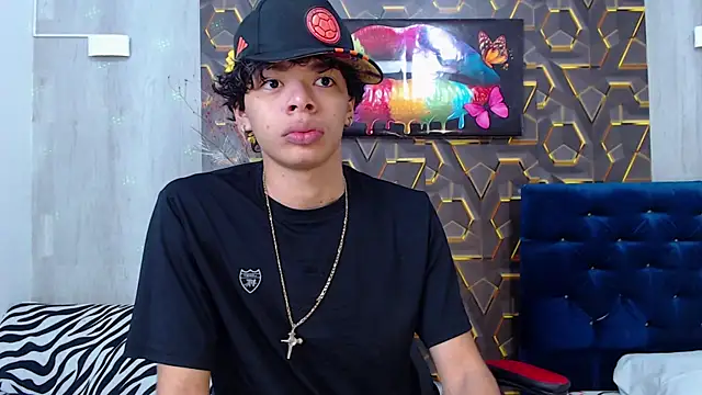 Snapshot of Harry_jhonsson chatting on 10/10/25, 01:43 Harry jhonsson online show from 10/10/25, 01:43