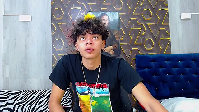 Snapshot of Harry_jhonsson chatting on 10/14/25, 04:19 Harry jhonsson online show from 10/14/25, 04:19