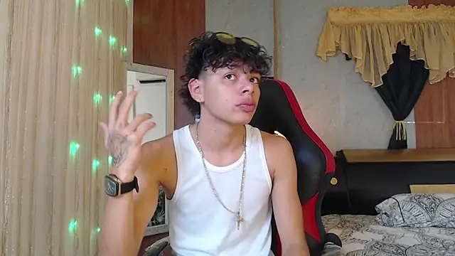 Snapshot of Harry_jhonsson chatting on 10/18/25, 05:57 Harry jhonsson online show from 10/18/25, 05:57