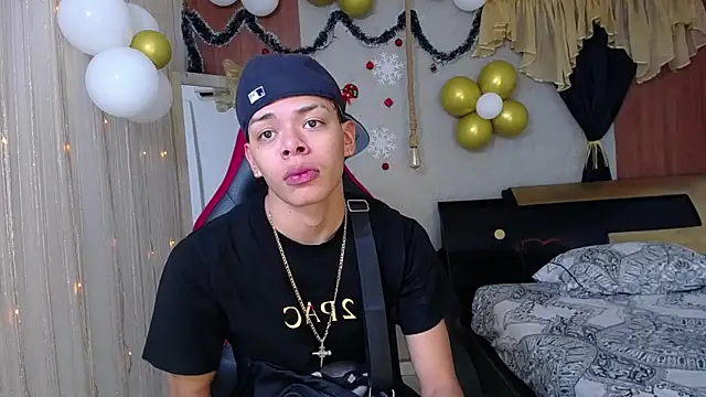 Snapshot of Harry_jhonsson chatting on 11/14/25, 10:29 Harry jhonsson online show from 11/14/25, 10:29