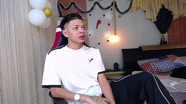 Snapshot of Harry_jhonsson chatting on 11/28/25, 08:00 Harry jhonsson online show from 11/28/25, 08:00