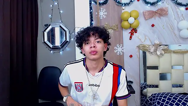 Snapshot of Harry_jhonsson chatting on 12/02/25, 09:47 Harry jhonsson online show from 12/02/25, 09:47