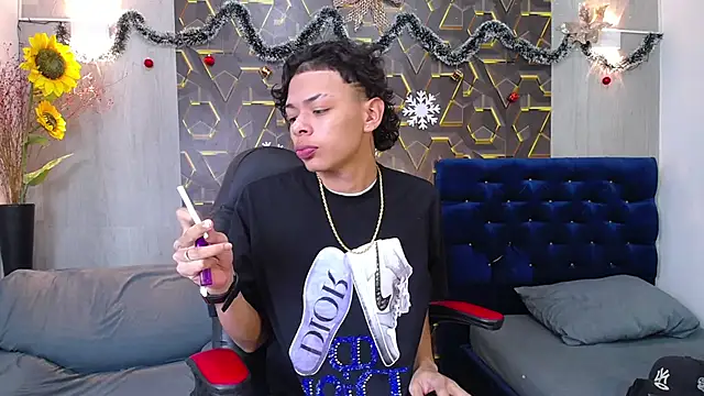 Snapshot of Harry_jhonsson chatting on 12/19/25, 09:22 Harry jhonsson online show from 12/19/25, 09:22