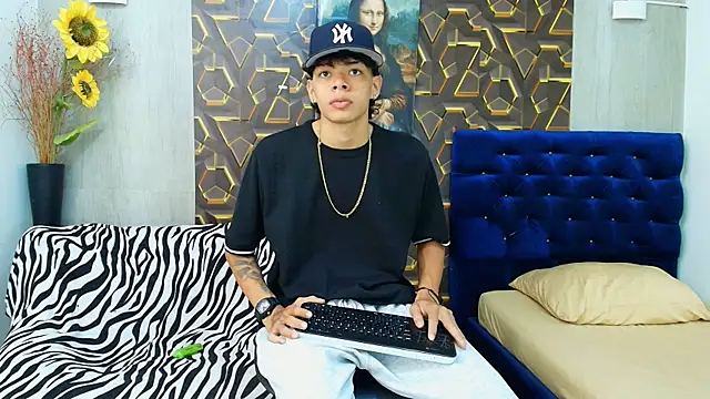 Snapshot of Harry_jhonsson chatting on 04/29/26, 09:32 Harry jhonsson online show from 04/29/26, 09:32