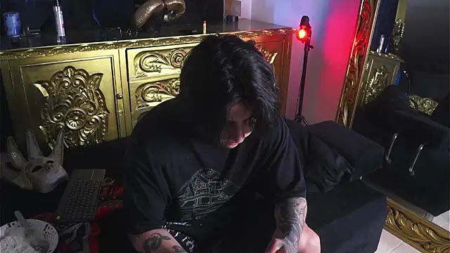 Snapshot of dantecoppolaa_ chatting on 12/02/24, 07:16 dantecoppolaa online show from 12/02/24, 07:16