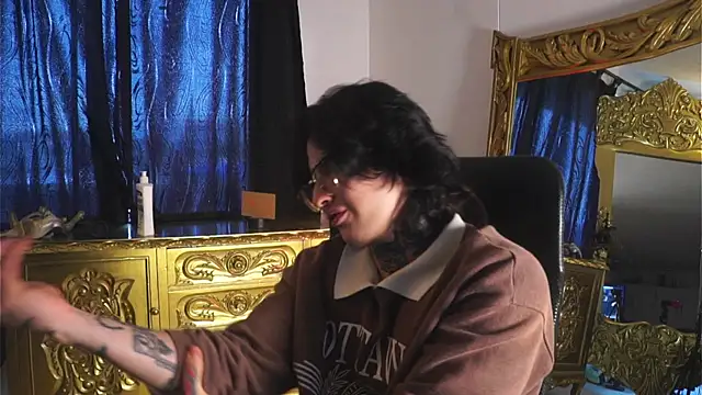 Snapshot of dantecoppolaa_ chatting on 12/15/24, 06:59 dantecoppolaa online show from 12/15/24, 06:59