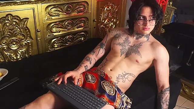 Snapshot of dantecoppolaa_ chatting on 12/19/24, 04:24 dantecoppolaa online show from 12/19/24, 04:24