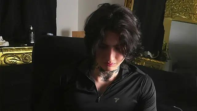 Snapshot of dantecoppolaa_ chatting on 01/18/25, 12:13 dantecoppolaa online show from 01/18/25, 12:13