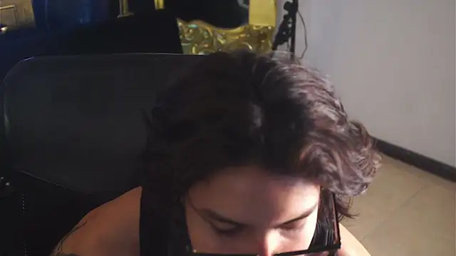 Snapshot of dantecoppolaa_ chatting on 02/27/25, 07:15 dantecoppolaa online show from 02/27/25, 07:15