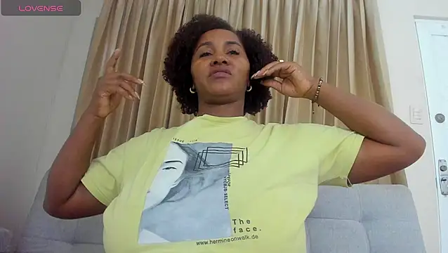 AliciaMiilf online show from 09/25/25, 10:46