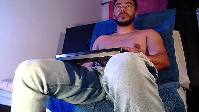 Tommhot online show from 11/12/25, 07:57