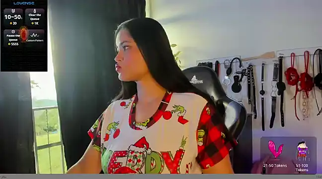 Snapshot of scarlet-kennedy98 chatting on 01/18/25, 09:55 scarlet-kennedy98 online show from 01/18/25, 09:55