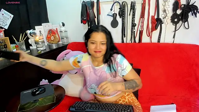 Snapshot of scarlet-kennedy98 chatting on 03/03/25, 12:48 scarlet-kennedy98 online show from 03/03/25, 12:48