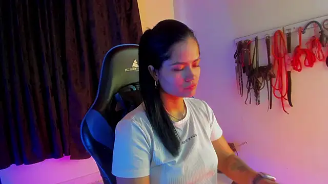 Snapshot of scarlet-kennedy98 chatting on 10/08/25, 09:01 scarlet-kennedy98 online show from 10/08/25, 09:01