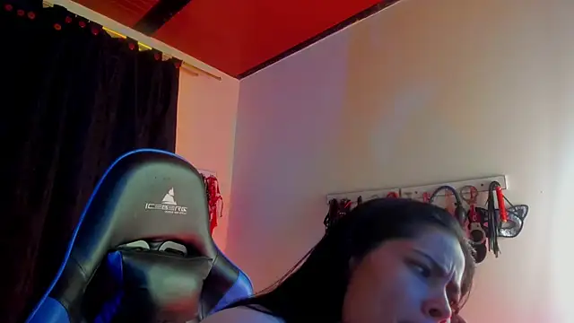 Snapshot of scarlet-kennedy98 chatting on 10/14/25, 12:11 scarlet-kennedy98 online show from 10/14/25, 12:11