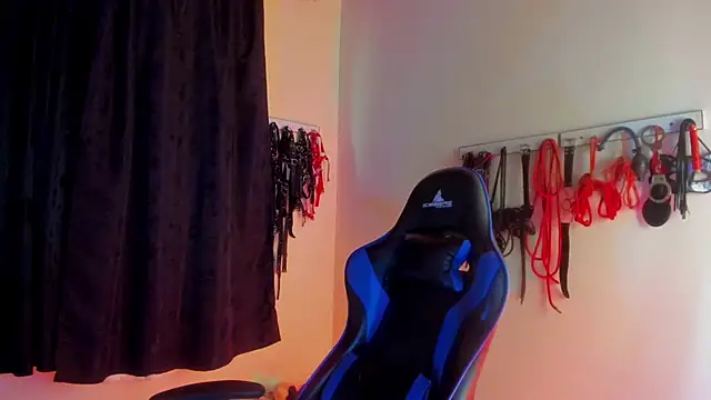 Snapshot of scarlet-kennedy98 chatting on 10/14/25, 10:10 scarlet-kennedy98 online show from 10/14/25, 10:10