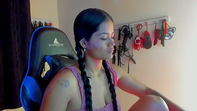 scarlet-kennedy98 online show from 11/03/25, 08:43