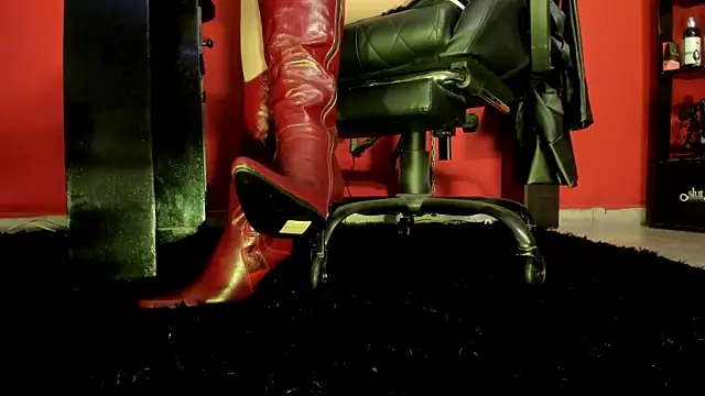 Snapshot of Julieta_Wall_ chatting on 01/16/25, 01:48 Julieta Wall online show from 01/16/25, 01:48