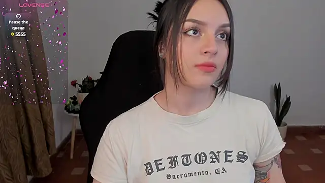 Snapshot of anaveleeez chatting on 12/10/24, 03:09 anaveleeez online show from 12/10/24, 03:09