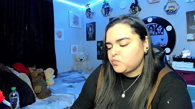 Luise Meyrink online show from 10/22/25, 03:29