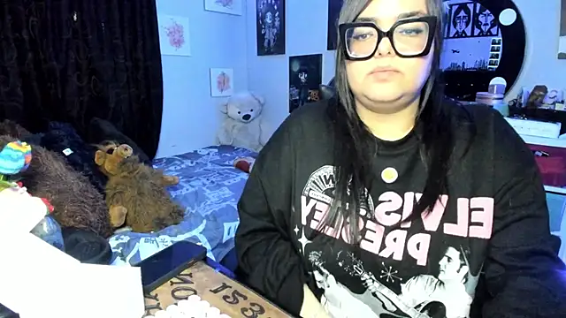 Luise Meyrink online show from 11/18/25, 03:34