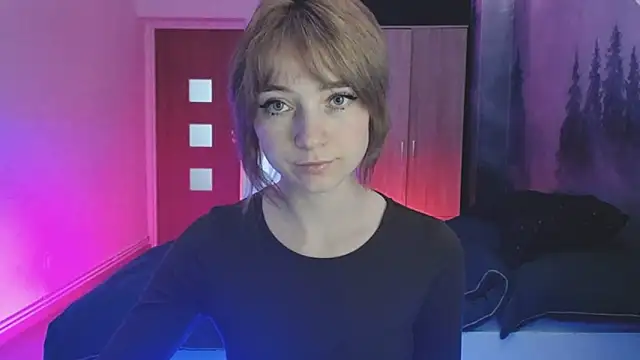 LuciaYoung online show from 12/05/24, 07:38