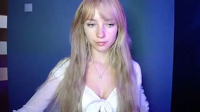 LuciaYoung online show from 10/09/25, 06:44