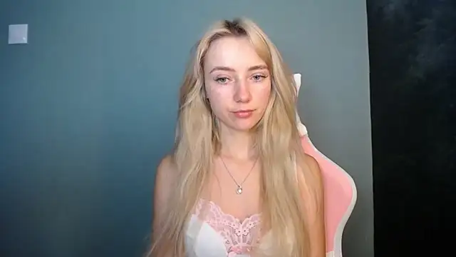 LuciaYoung online show from 06/13/26, 07:17