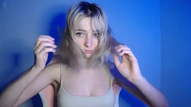 LuciaYoung online show from 07/28/26, 06:53