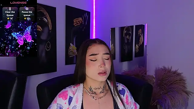 Snapshot of _brenna_hanson chatting on 11/01/25, 07:16 brenna hanson online show from 11/01/25, 07:16