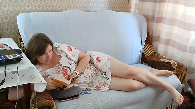 Snapshot of franceska_blue chatting on 07/20/26, 10:39 franceska blue online show from 07/20/26, 10:39