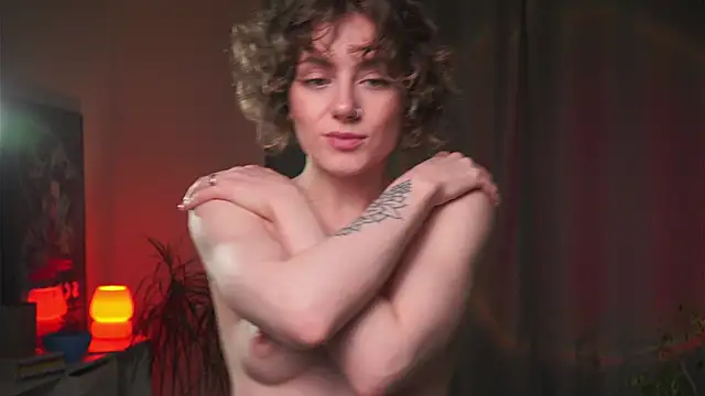 Snapshot of PixieMeow_ chatting on 10/12/25, 01:21 PixieMeow online show from 10/12/25, 01:21