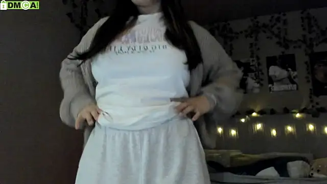 Snapshot of Anisawithlove chatting on 10/25/25, 05:04 Anisawithlove online show from 10/25/25, 05:04