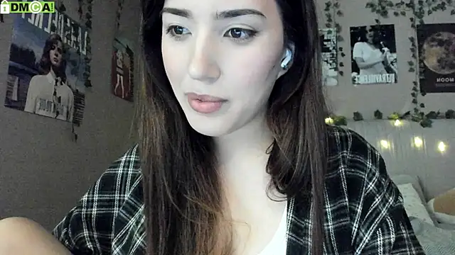 Snapshot of Anisawithlove chatting on 11/24/25, 08:14 Anisawithlove online show from 11/24/25, 08:14