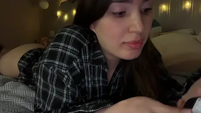 Snapshot of Anisawithlove chatting on 12/02/25, 04:57 Anisawithlove online show from 12/02/25, 04:57