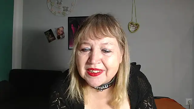 Snapshot of Blasflittchen chatting on 10/27/25, 11:47 Blasflittchen online show from 10/27/25, 11:47