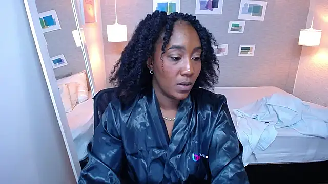 Snapshot of kiara_evanss chatting on 12/24/24, 02:21 kiara evanss online show from 12/24/24, 02:21
