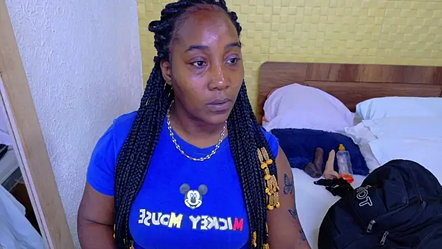 kiara evanss online show from 10/06/25, 11:46