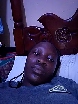 Snapshot of pretty_amaal chatting on 11/16/25, 06:19 pretty amaal online show from 11/16/25, 06:19