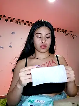 tara20  online show from 12/07/24, 08:33
