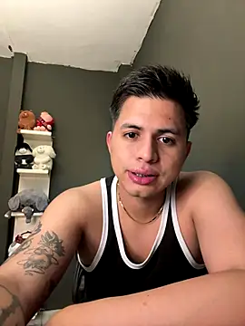 Niicky1  online show from 10/28/25, 04:27