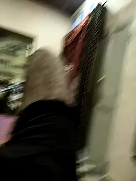 Snapshot of lund_lol chatting on 10/06/25, 10:45 lund lol online show from 10/06/25, 10:45