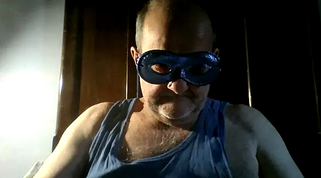 Snapshot of Geppo5911 chatting on 12/20/24, 10:05 Geppo5911 online show from 12/20/24, 10:05