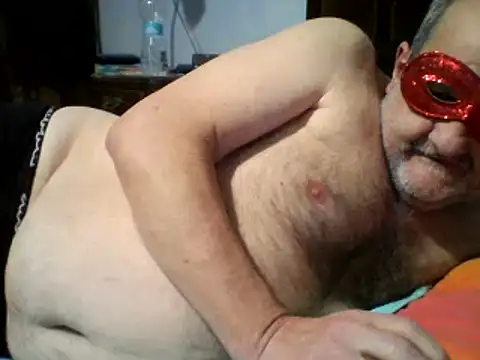 Snapshot of Geppo5911 chatting on 12/25/24, 08:28 Geppo5911 online show from 12/25/24, 08:28