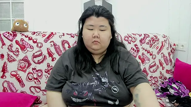 Nadine asian online show from 05/07/26, 01:22